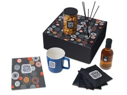 Подарочный набор «Re:y. Treat» с кружкой, сиропом и попкорном